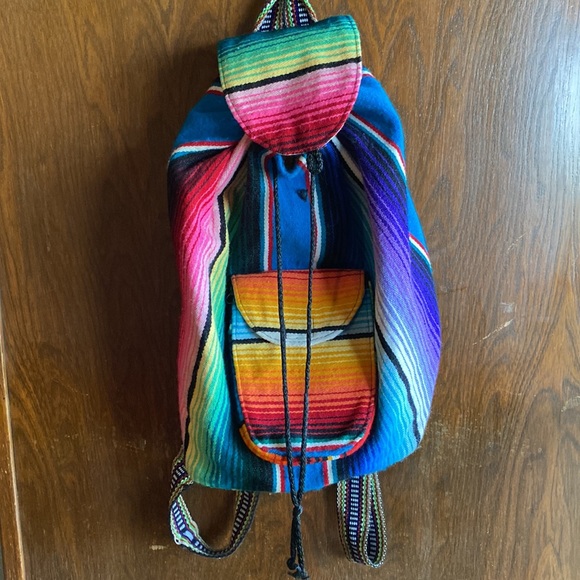 Serape pull string backpack - Picture 2 of 5